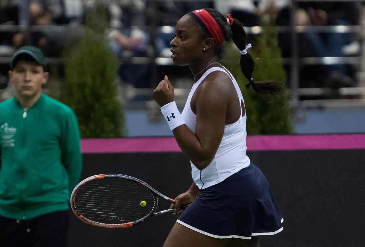 平分秋色:足球赛场上角逐白热化的简单介绍 平分秋色:足球赛场上角逐白热化的简单介绍