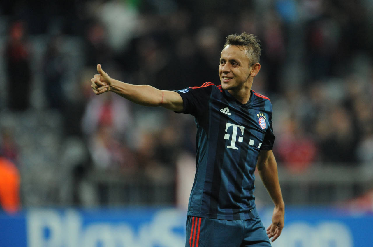 关于拜仁慕尼黑传奇球员退役,球迷失落!的信息 关于拜仁慕尼黑传奇球员退役,球迷失落!的信息