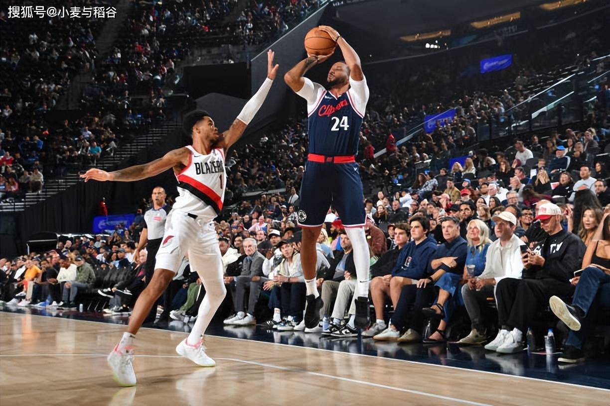 快船大将复出助球队连胜,队内士气大增 快船大将复出助球队连胜,队内士气大增