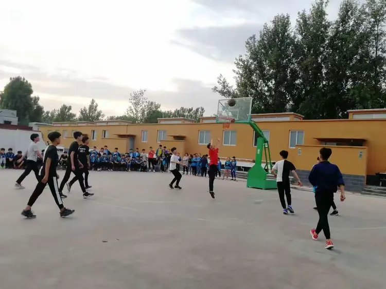 篮球裁判组加强培训，提高判罚公正性